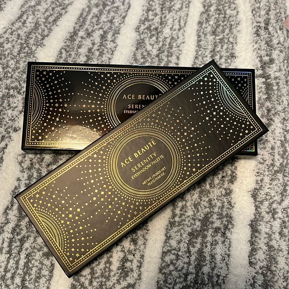 Ace Beaute’ Serenity Eyeshadow palette